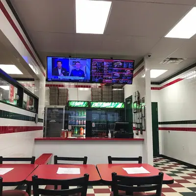 Jet's Pizza, interior