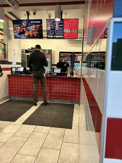 Jet's Pizza, interior